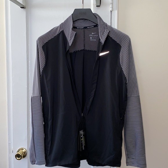 Nike Dri-Fit Jacket - Picture 3 of 5